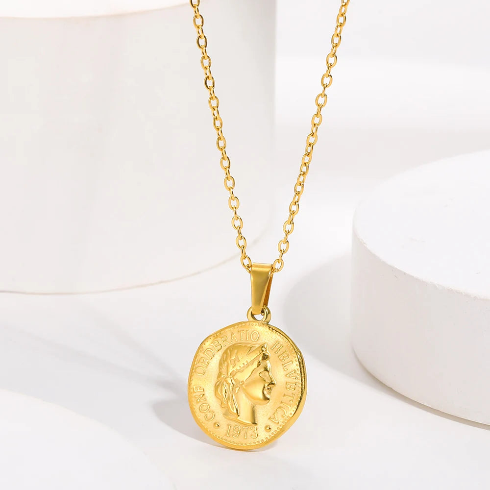 Geometric Cresent Moon Round Necklace for Women Stainless Steel Coin Portrait Pendant Necklace Fashion Wedding Jewelry Gift