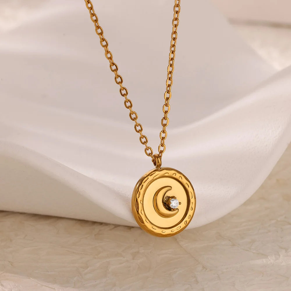 Geometric Cresent Moon Round Necklace for Women Stainless Steel Coin Portrait Pendant Necklace Fashion Wedding Jewelry Gift